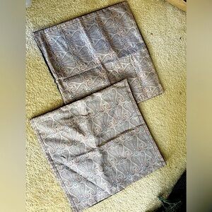 Cushion covers (set of 2)